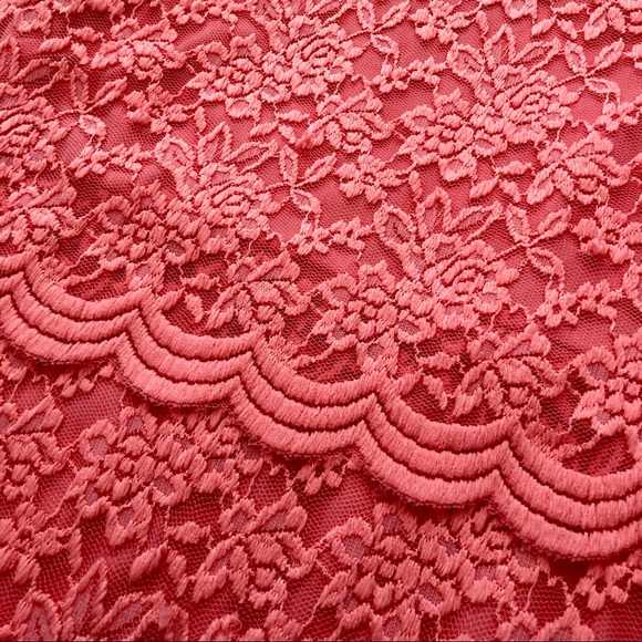 Coral lace bodycon dress - Picture 3 of 6